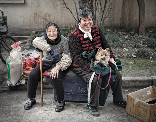 Mother, Daughter & Dog, Shanghai